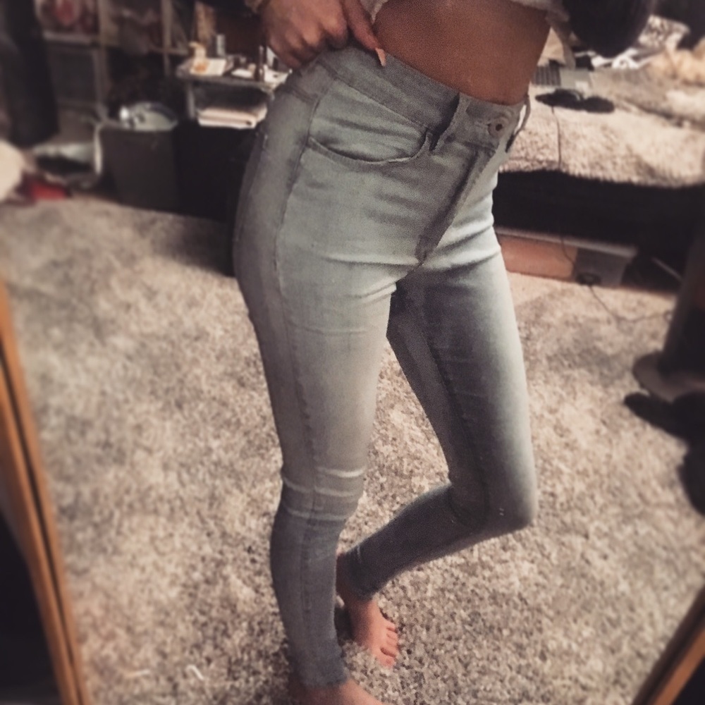 BULLHEAD Light Denim Super Stretchy Jeggings
